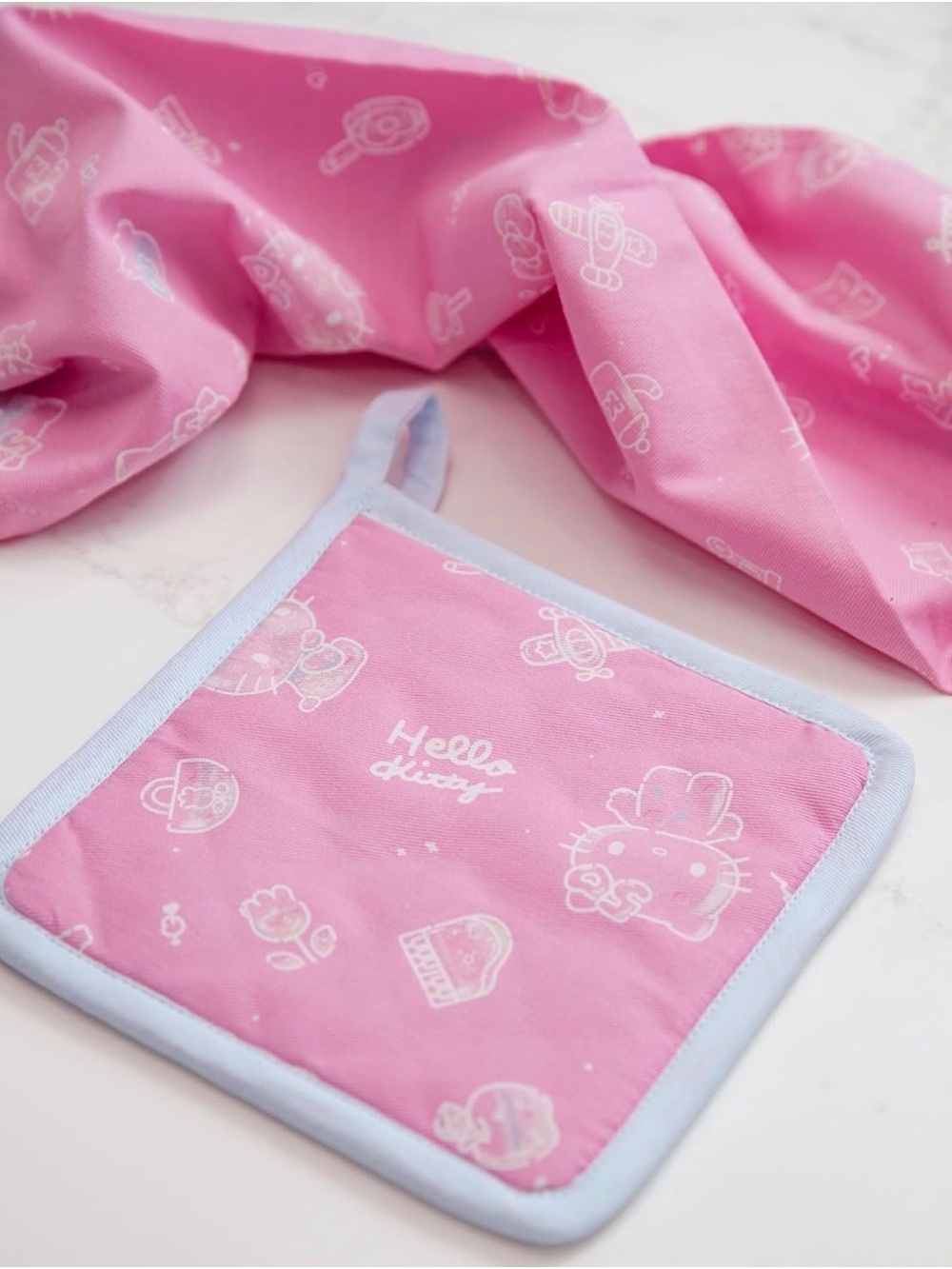 NWT Hello Kitty Commemorative 50th Anniversary Print Kitchen Towel + Pot Holder